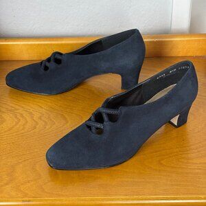 1980s does 1930s Magdesians Black Suede Heels Elastic Cutout Size 8.5